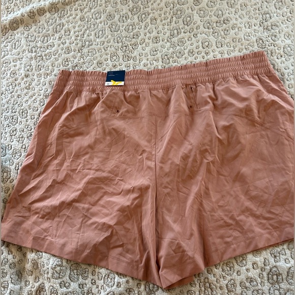 NWT Old Navy Plus Size Women's 4x Pink Shorts 4” - Picture 10 of 11